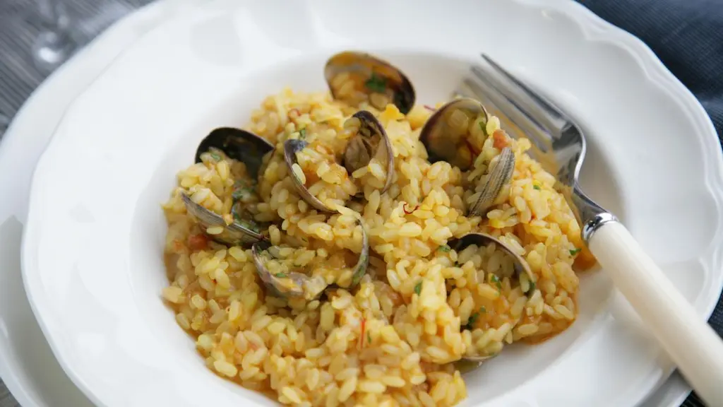 Receta de almejas con arroz a la gallega